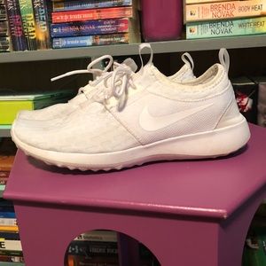 White Nike Juvenate 8.5